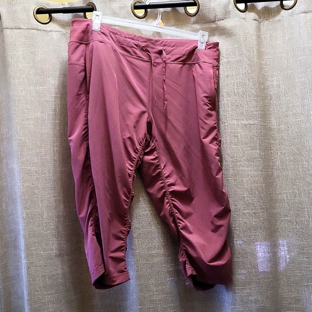 Ladies kirkland brand capris